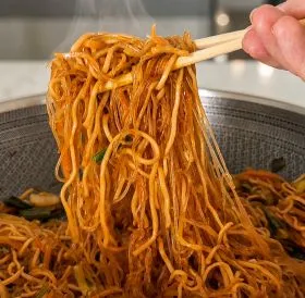 GEBRATENE ASIA NOODLES