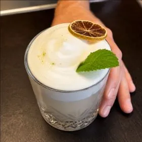 MEZCAL-COCKTAIL MIT MINZSCHAUM