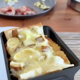 RACLETTE-FLAMMKUCHEN