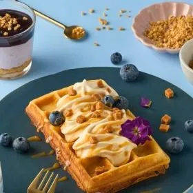 GAUFRE À LA CRÈME AU TOFFEE ET AU FUDGE AU CARAMEL SALÉ