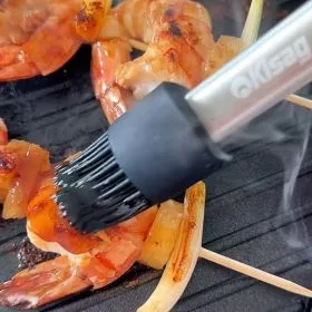 BROCHETTES DE CREVETTES, ANANAS ET SAUCE TERIYAKI