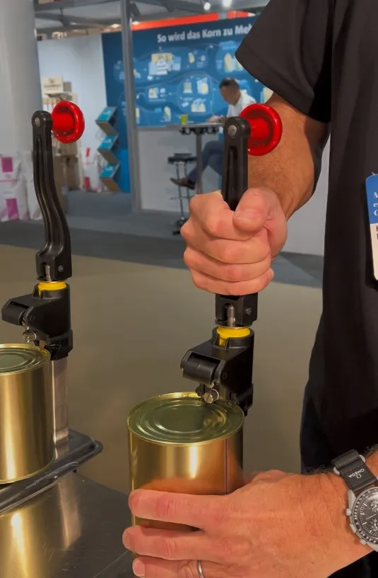 So funktioniert der Büchsenöffner Bonzer EAZICLEAN® 41 CM