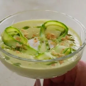 ESPUMA D'ASPERGES AVEC OEUF POCHÉ