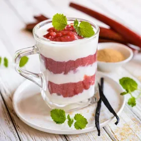 MOUSSE À LA RHUBARBE