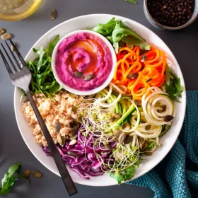 HOUMOUS À LA BETTERAVE