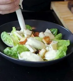 VINAIGRETTE MOUSSEUSE POUR SALADE CÉSAR
