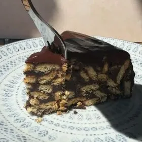 GÂTEAU AU CHOCOLAT SANS FARINE, SANS OEUFS, SANS FOUR