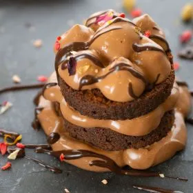 MOUSSE AU CHOCOLAT ET À LA CARDAMOME